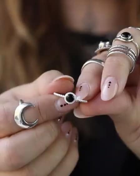 Styling-Astaria-Ring-Onyx-Hellaholics Styling-Astaria-Ring-Onyx-Hellaholics
