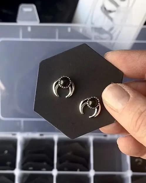 witchy-jewelllery-arya-onyx-earrings-e1686870091884 witchy-jewelllery-arya-onyx-earrings-e1686870091884