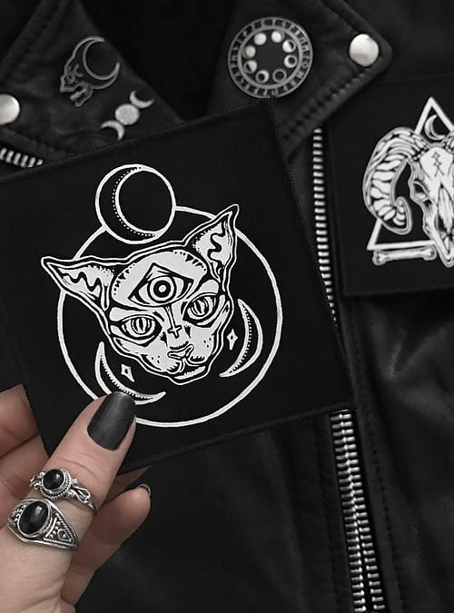 celestial-cat-patch-by-hellaholics-artwork-by-goldie