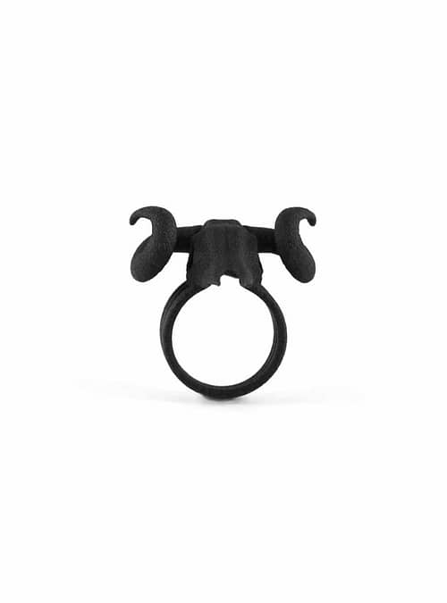 ram-skull-ring-in-black-by-rogue-and-wolf-7