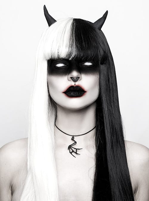 zombie-bat-wing-choker-in-black-by-rogue-and-wolf-1