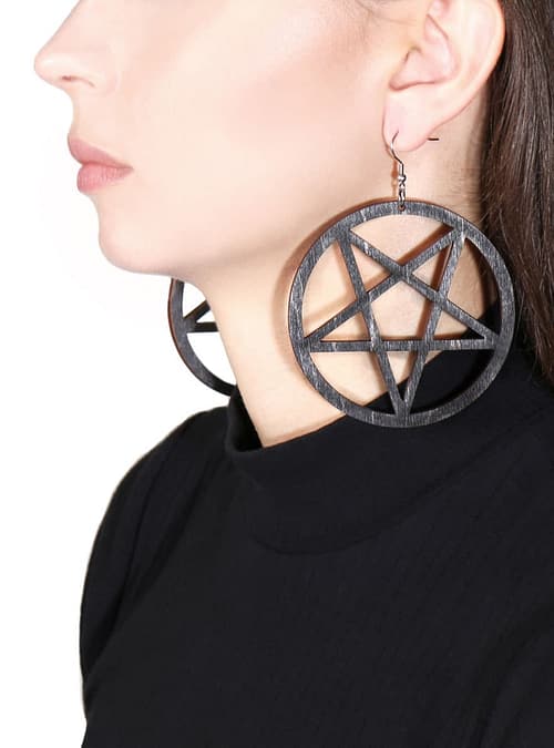 model-pentagram-wooden-earrings-black-hellaholics
