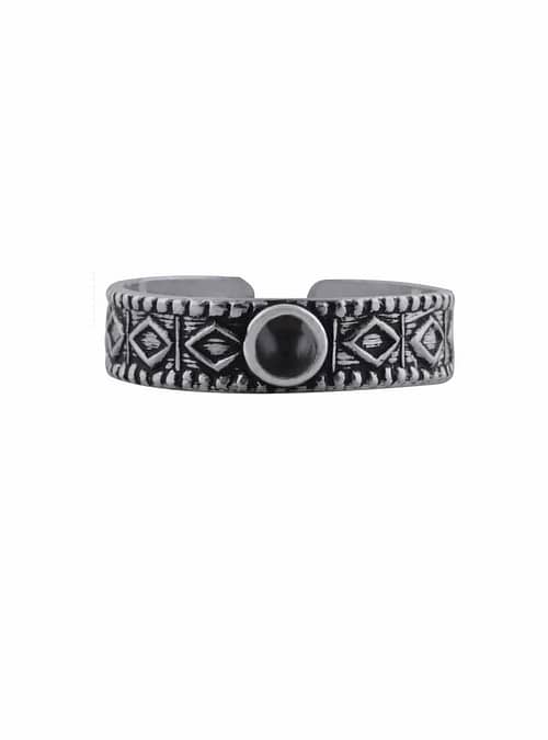aranza-sterling-silver-mid-ring-onyx-front