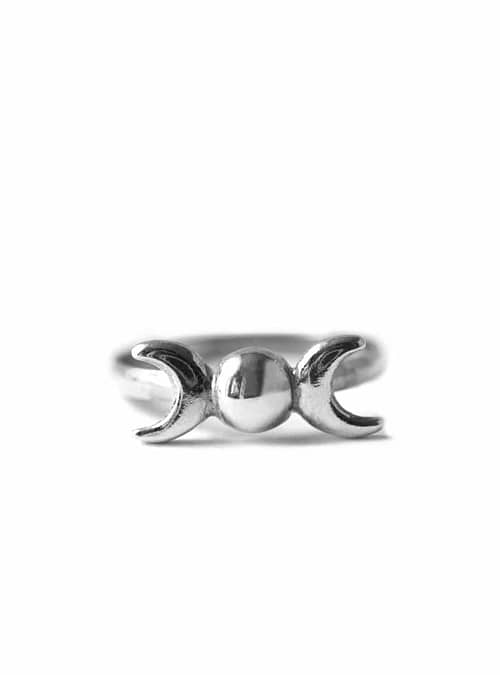 triple-moon-sterling-silver-ring-small-hellaholics (1)