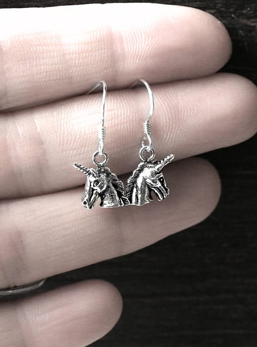 925-sterling-silver-unicorn-hoops-earrings-hellaholics (1)