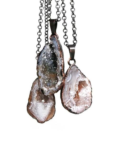 goddess-geode-raw-bronze-necklace-hellaholics