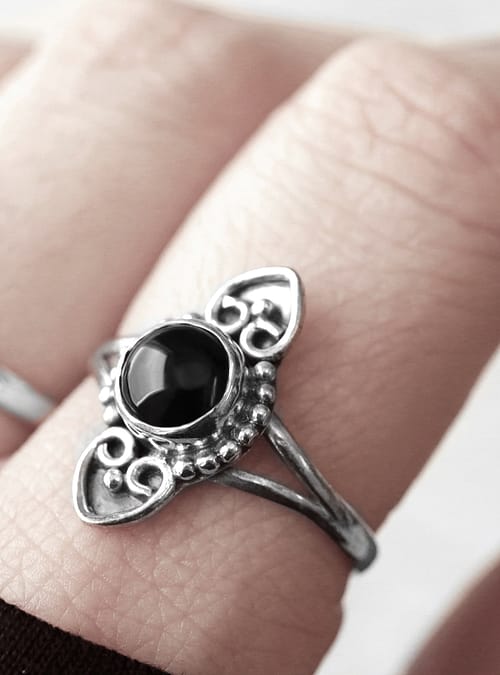 Amadi sterling silver ring with an onyx crystal stone.