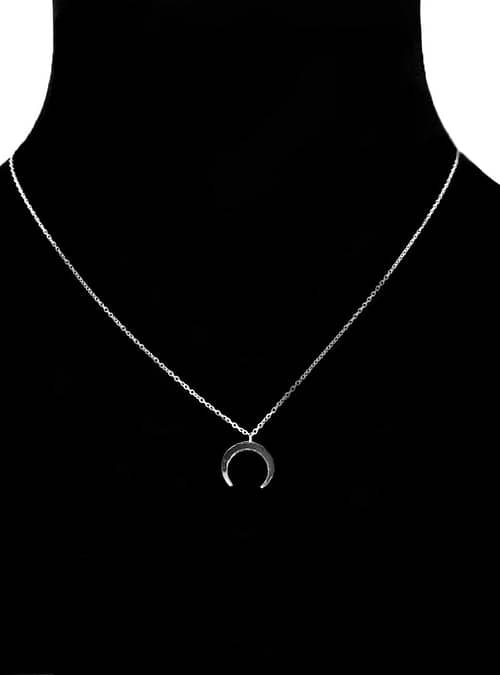 hunting-moon-silver-necklace-hellaholics