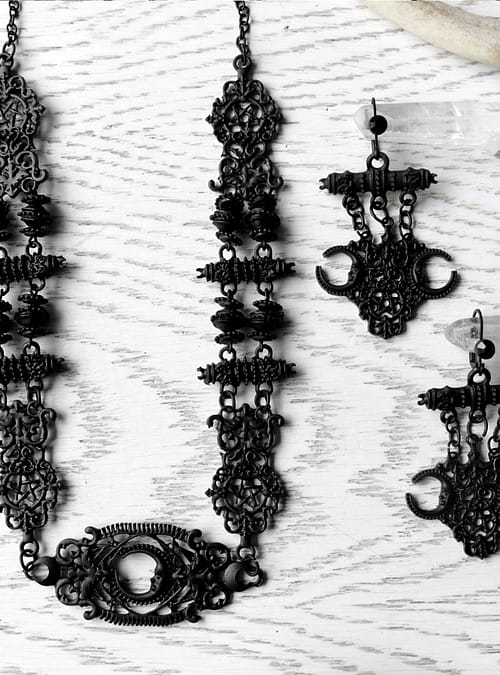 black-gothic-fortune-tellar-necklace-and-earrings-restyle-sold-hellaholics