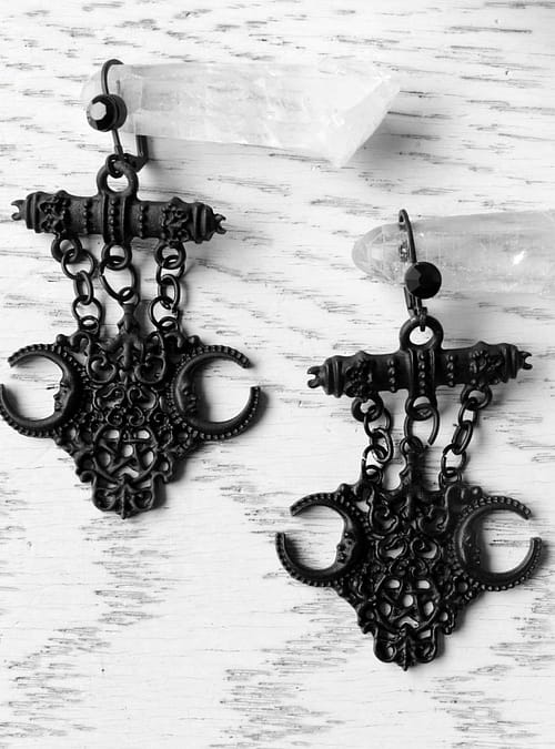fortune-tellar-black-earrings-from-restyle-sold-by-hellaholics