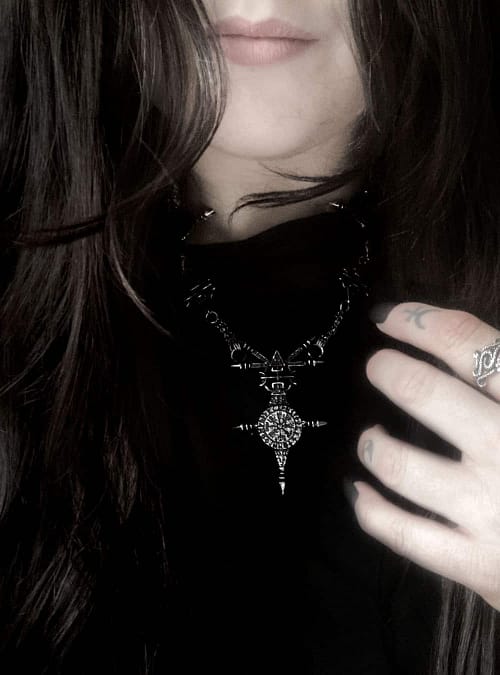 vegvisir-restyle-necklace-duo-serpent-snake-silver-ring-hellaholics