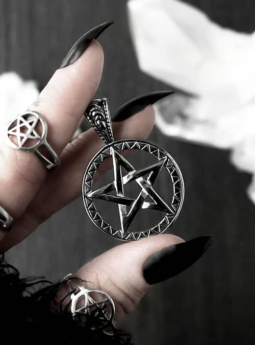 pentagram-stainless-steel-amulet-hellaholics