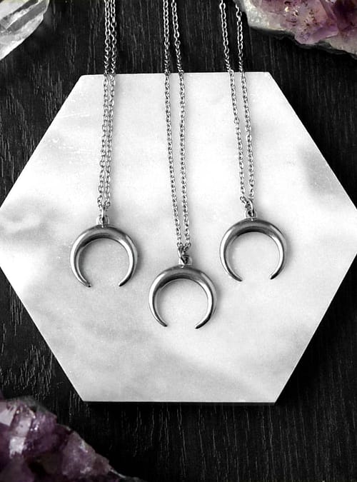 hunting-moon-necklaces-hellaholics
