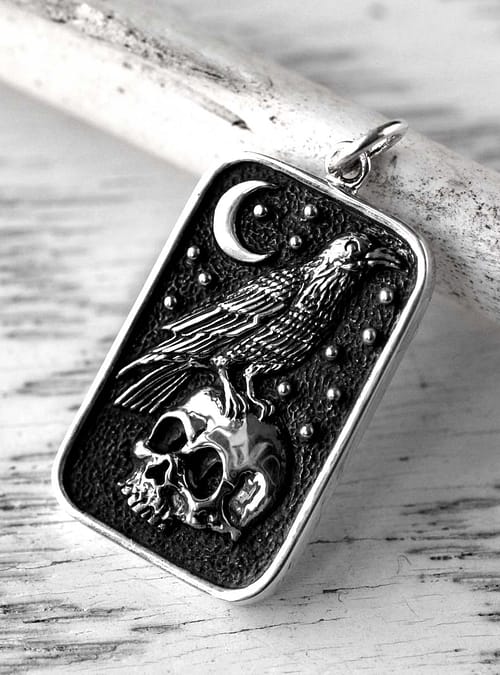ravens-skull-silver-necklace-hellaholics