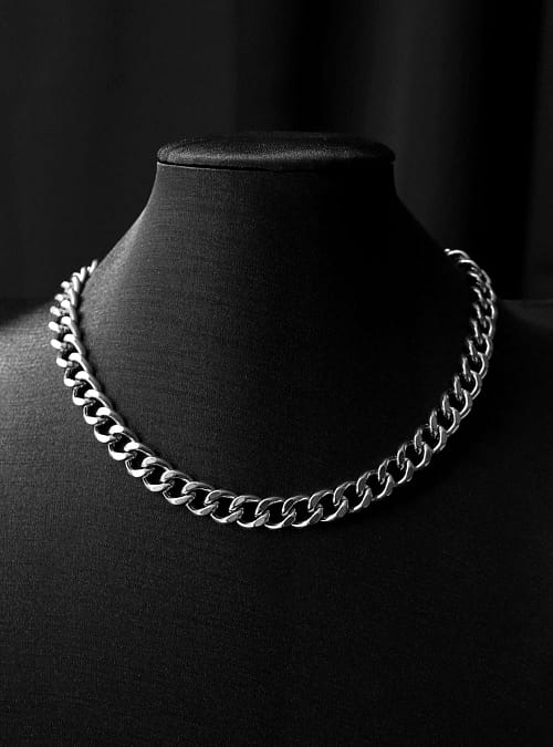 lora-stainless-steel-chain-necklace-hellaholics-mood