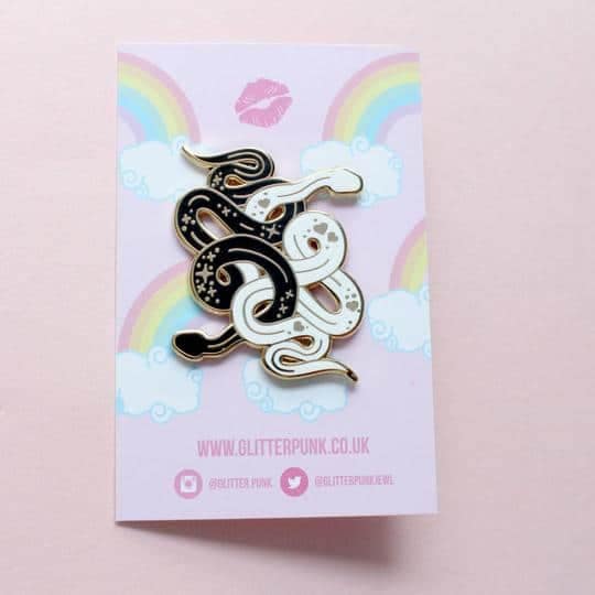 snakes-pin-glitter-punk-hellaholics-label