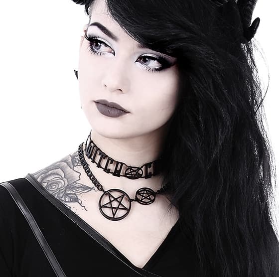 double-pentacle-necklace-witchcraft-choker-restyle-model