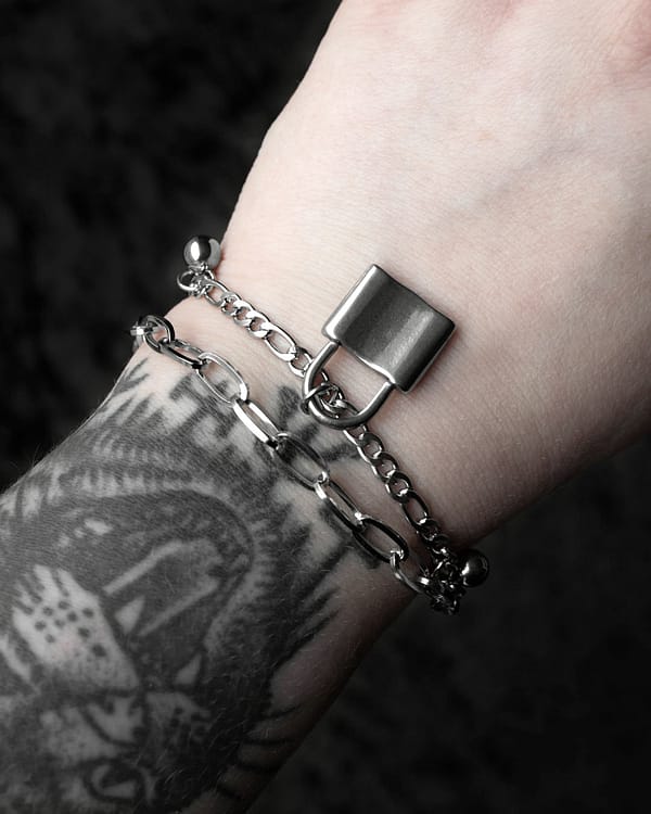 camden-stainless-steel-lock-charm-bracelet-hellaholics-on-hand-2