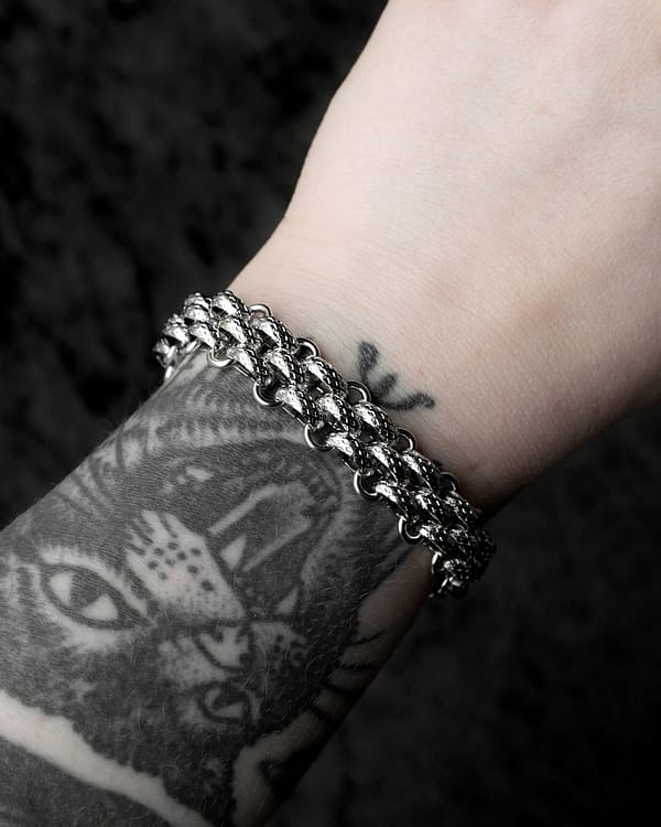 harlow-wide-stainless-steel-bracelet-hellaholics-on-wrist