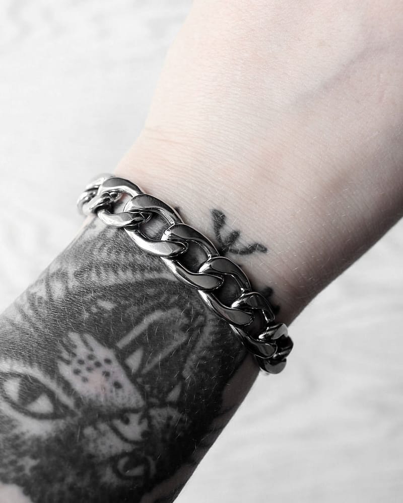 sharona-stainless-steel-chain-bracelet-hellaholics-mood