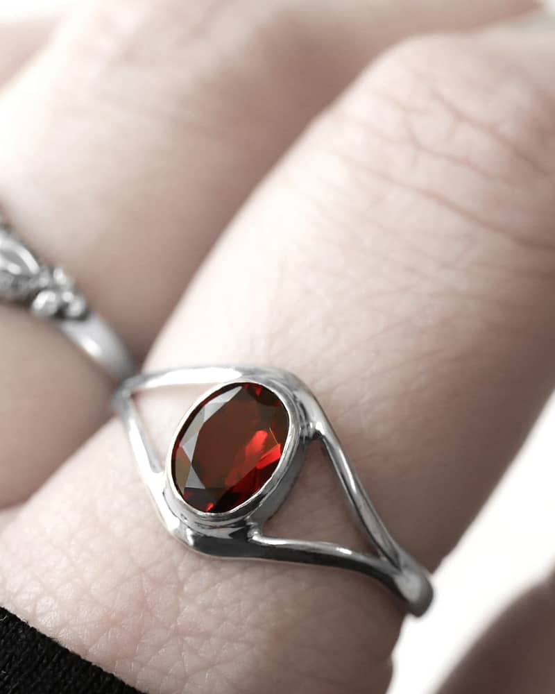 blood red garnet cut stone sterling silver ring