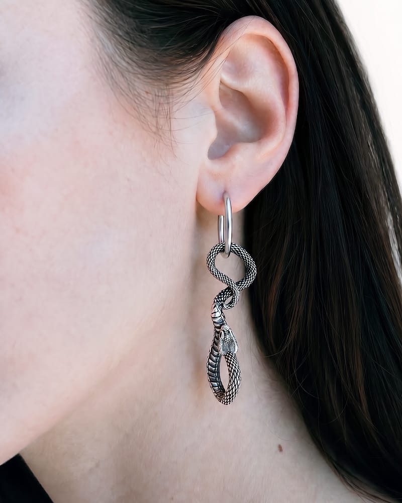 sylp-snake-hoop-earring-stainless-steel-ear-close-up-hellaholics-look