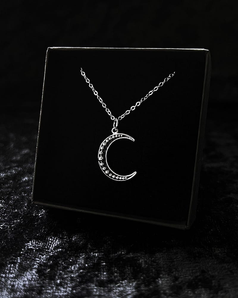 luneth-moon-crescent-necklace-silver-giftbox