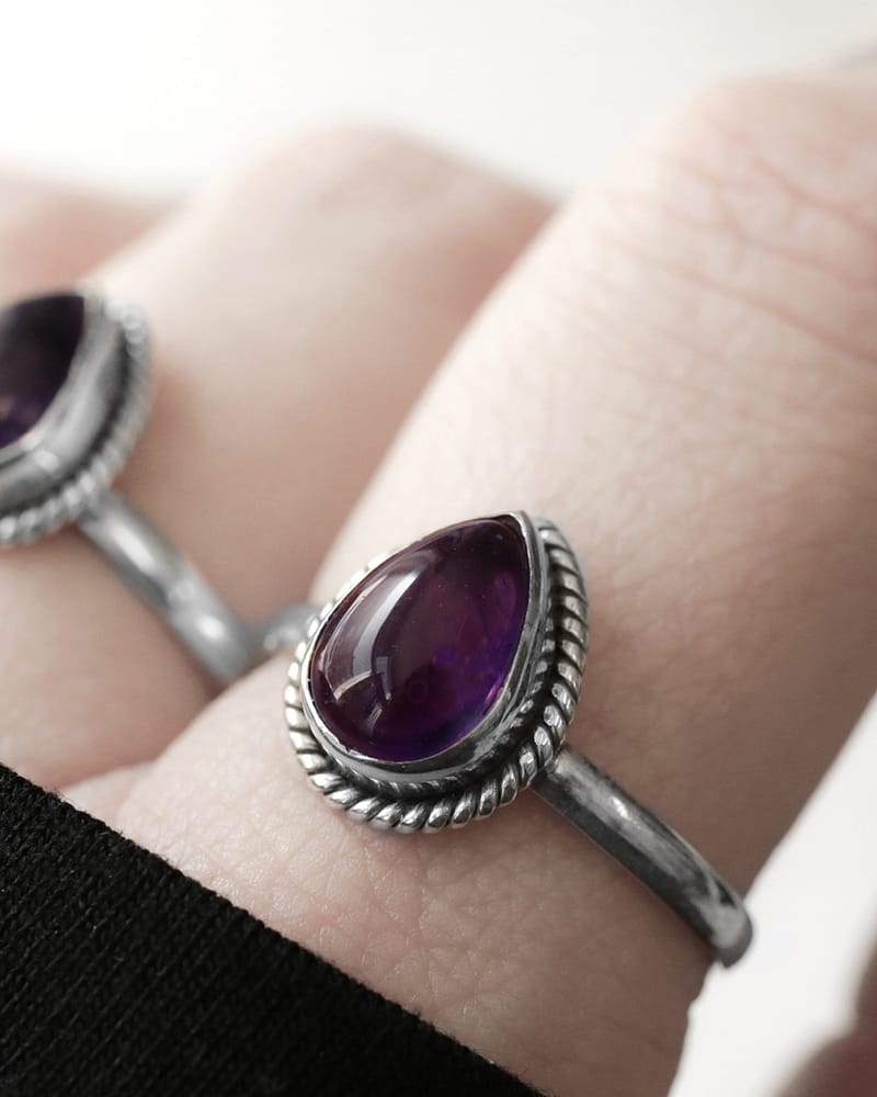 Elara Silver Amethyst Drop Ring