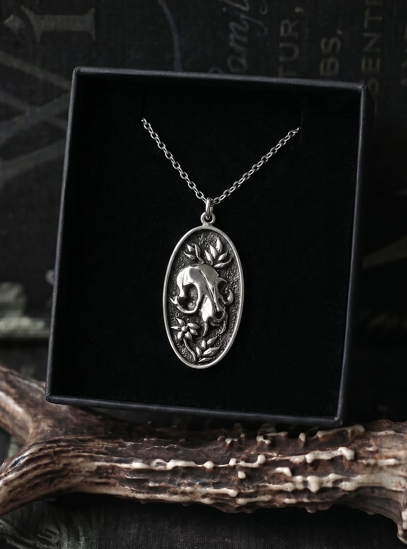 cat-skull-floral-recycled-silver-necklace-giftbox-hellaholics