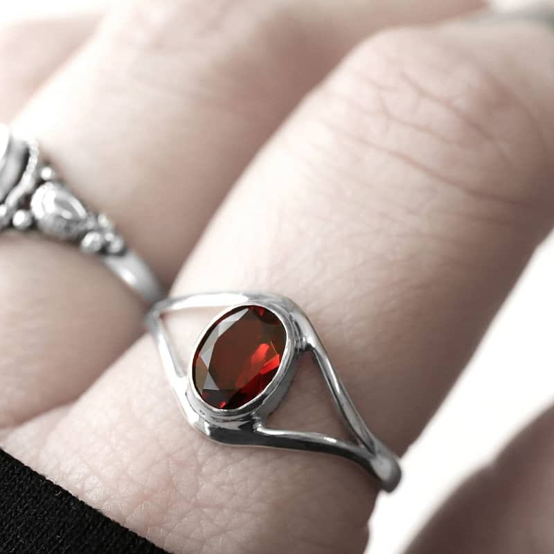 blood red garnet cut stone sterling silver ring