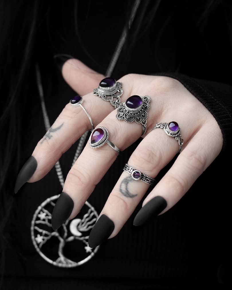 elara-amethyst-drop-ring-aranza-amaya-elodia-theia-silver-rings-hellaholics