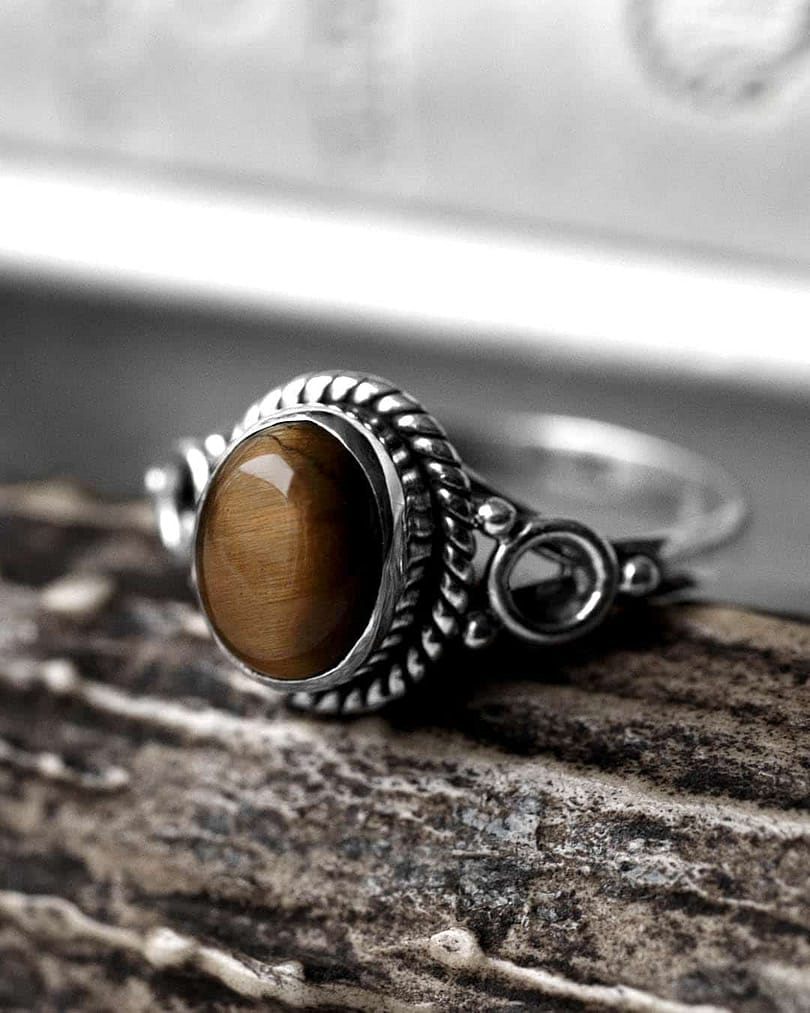 avila-tiger-eye-silver-ring-close-up