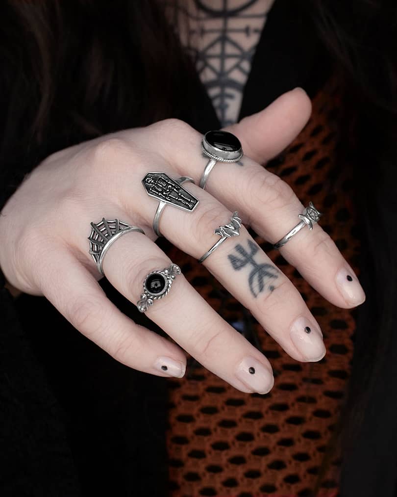 coffin-spider-web-bat-gaia-amaya-onyx-silver-rings-mix-hellaholics (2)