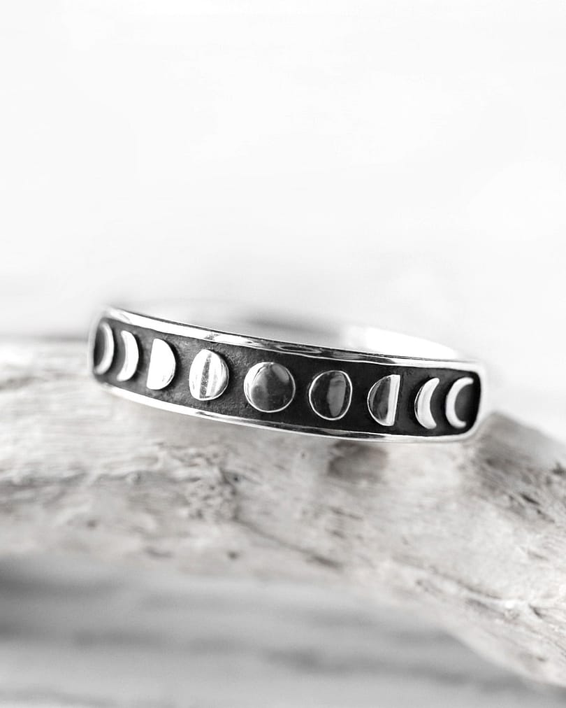 moonphases-silver-ring-closeup-hellaholics