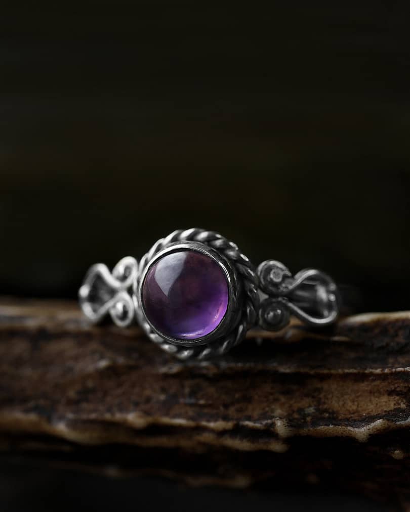 amaya-amethyst-sterling-silver-ring-close-up-hellaholics