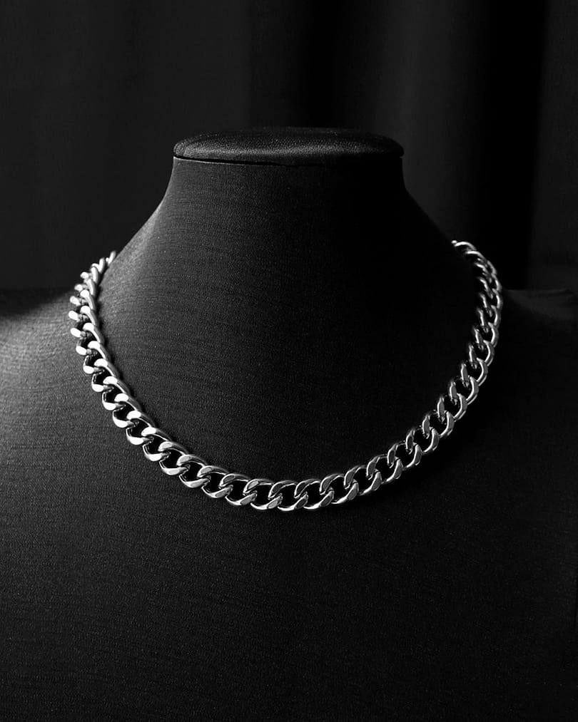 lora-stainless-steel-chain-necklace-hellaholics-mood