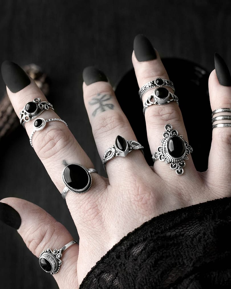 gaia-nea-ariana-audra-aranza-aditi-nea-onyx-silver-rings-mix-hellaholics