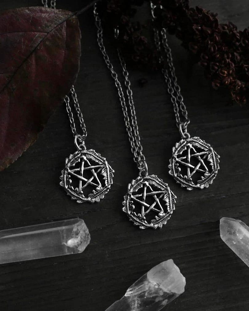 oak-leaf-pentagram-pendant-sterling-silver-by-hellaholics-2