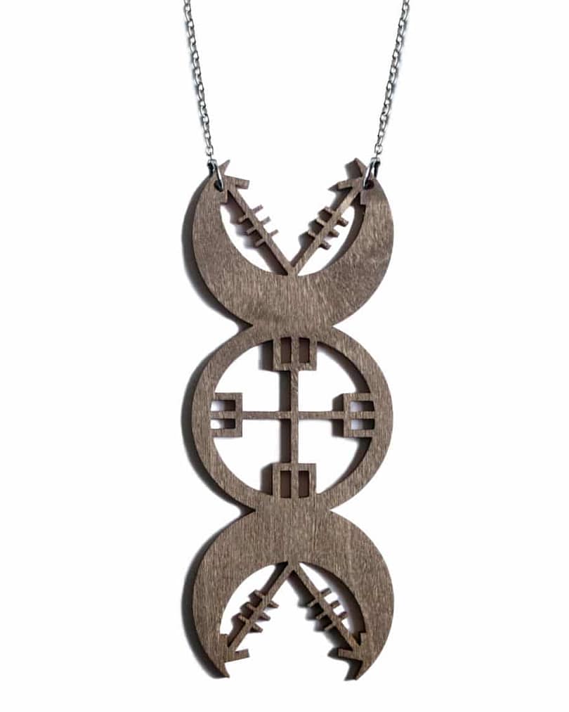 norse-priestess-necklace