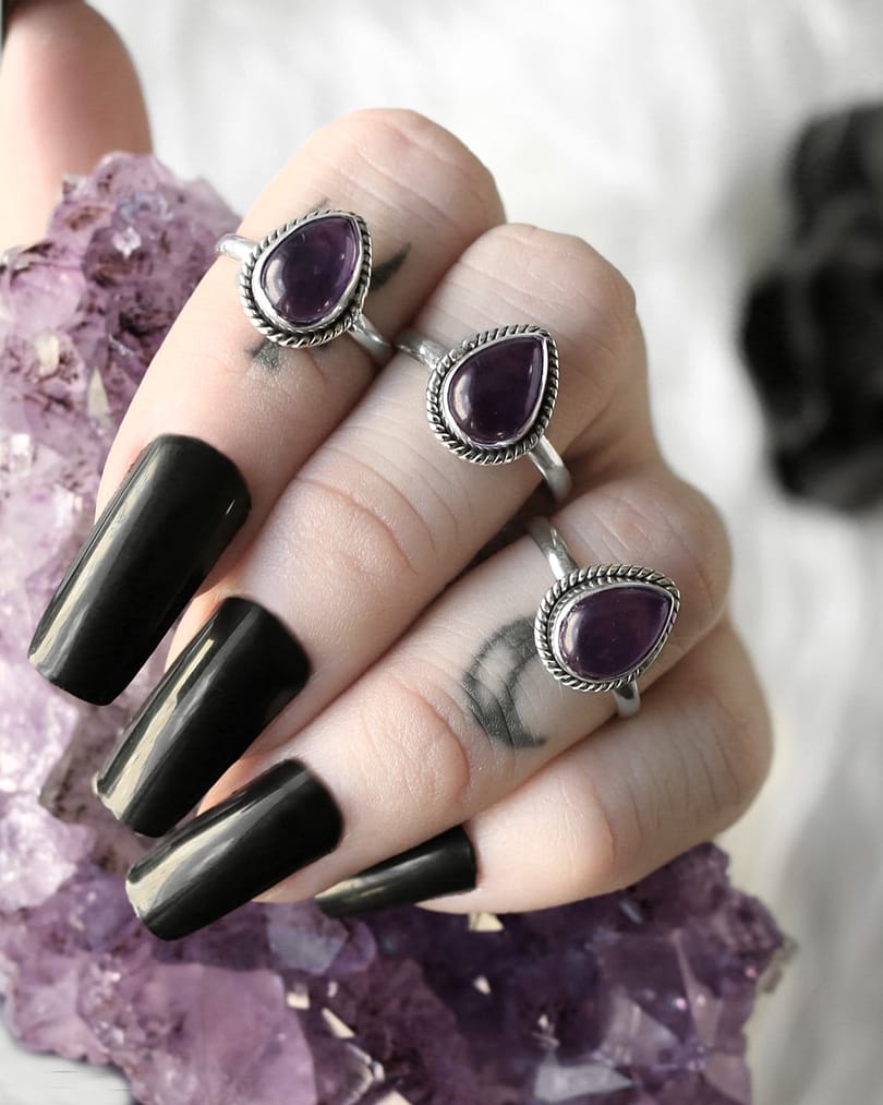 elara-ametyst-silver-rings-hellaholics