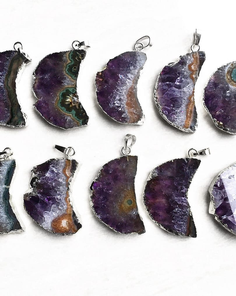 crescent-moon-raw-amethyst-necklace-hellaholics-3