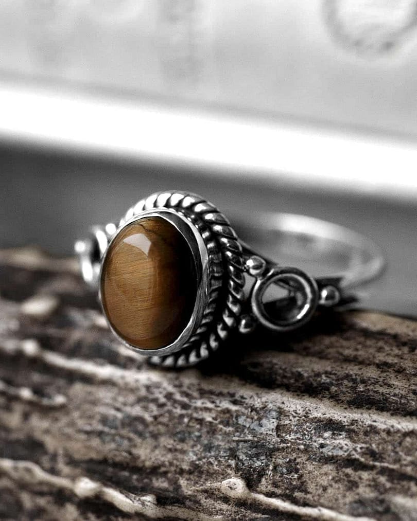 avila-tiger-eye-silver-ring-close-up avila-tiger-eye-silver-ring-close-up