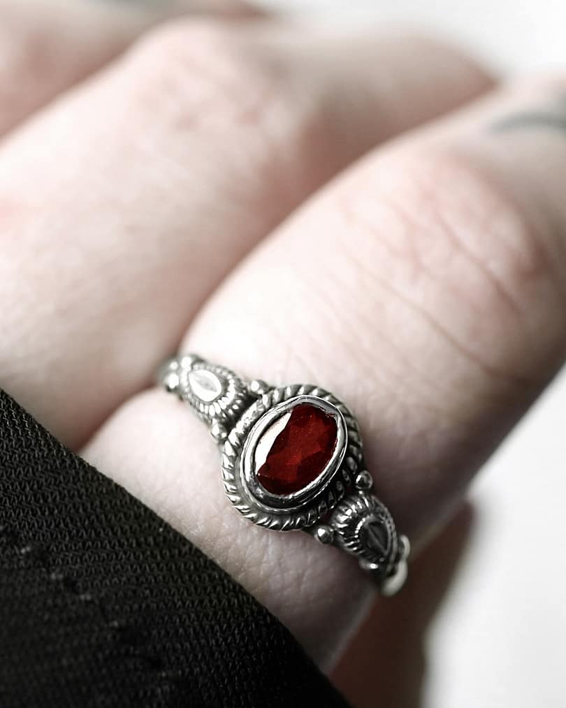 ganya-garnet-cut-stone-silver-ring-hellaholics-2