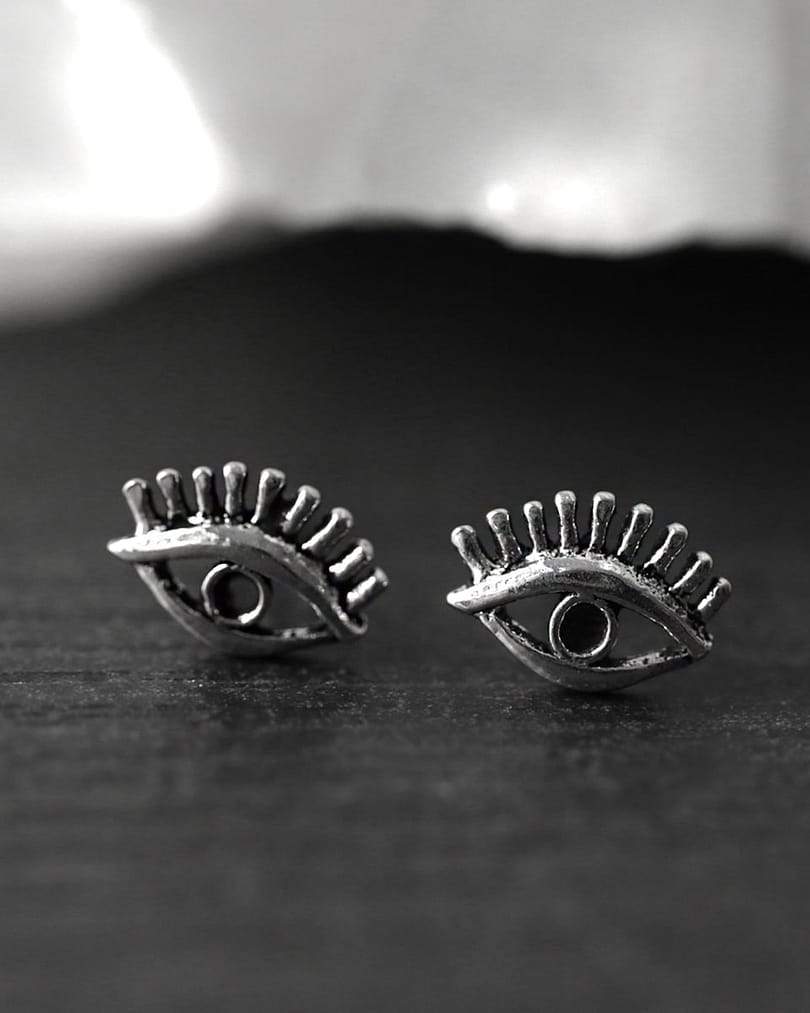eye-sterling-silver-stud-earrings-hellaholics