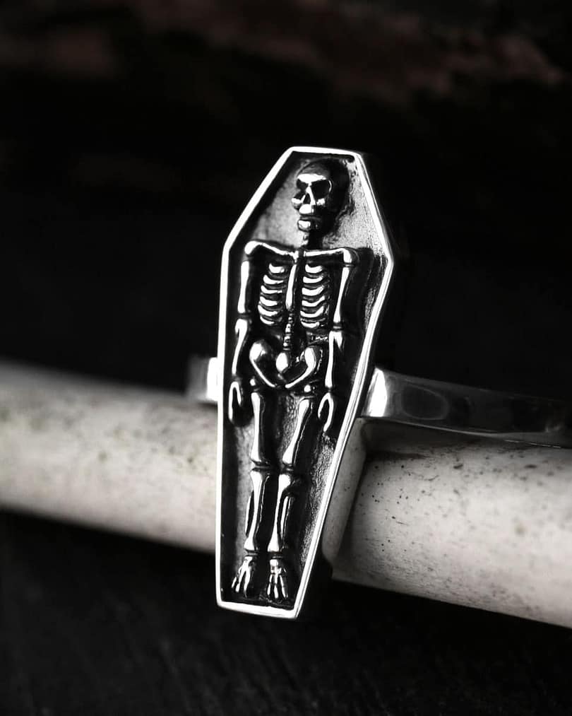 skull-and-bones-silver-ring-2-hellaholics (1)