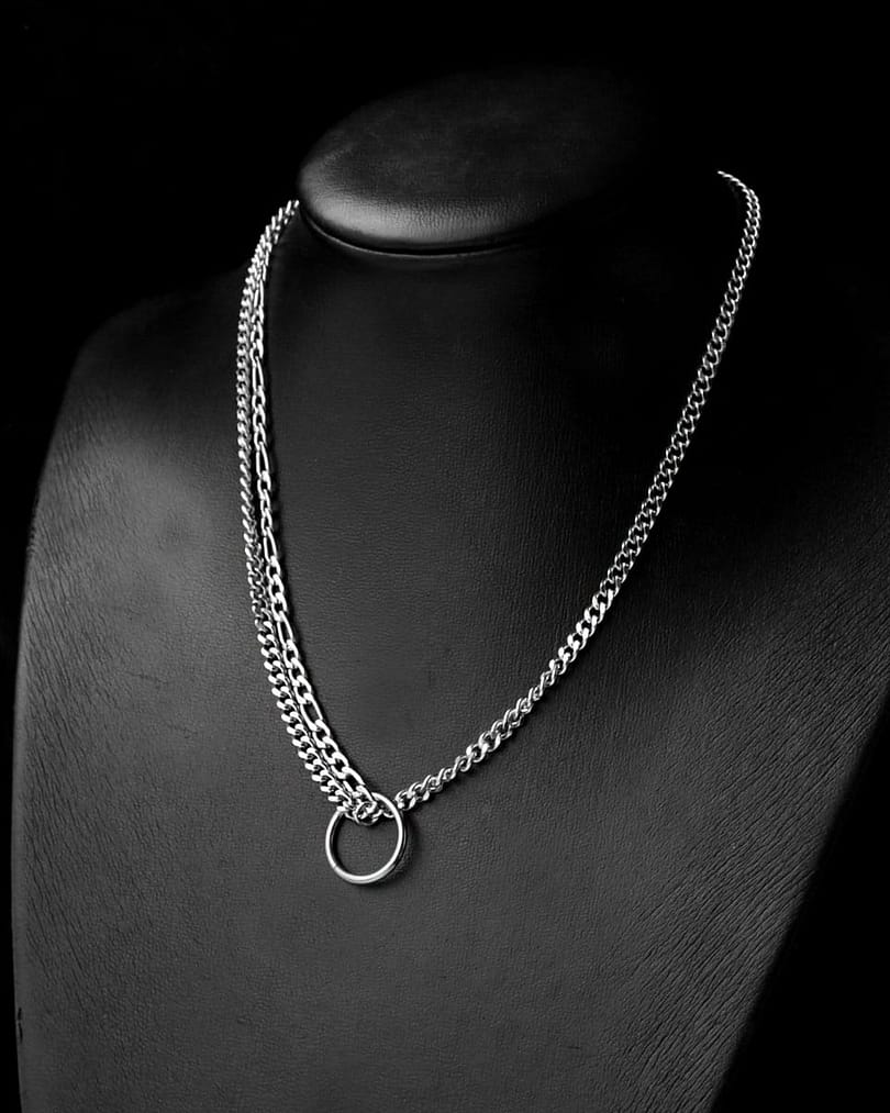 siouxsie-stainless-steel-chain-necklace-close-up-hellaholics (1)