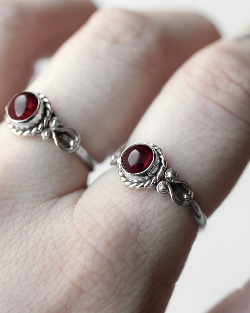 amaya-garnet-silver-ring-close-up-hellaholics