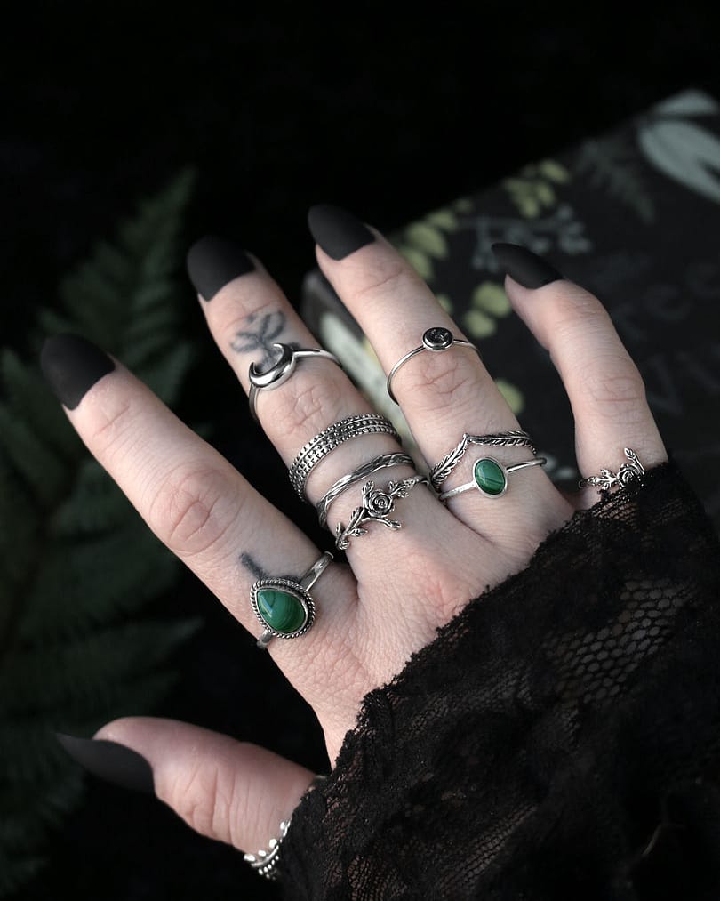 elara-theia-malachite-feather-roselyn-hunting-moon-adjuastable-saira-sherah-silver-rings-hellaholics