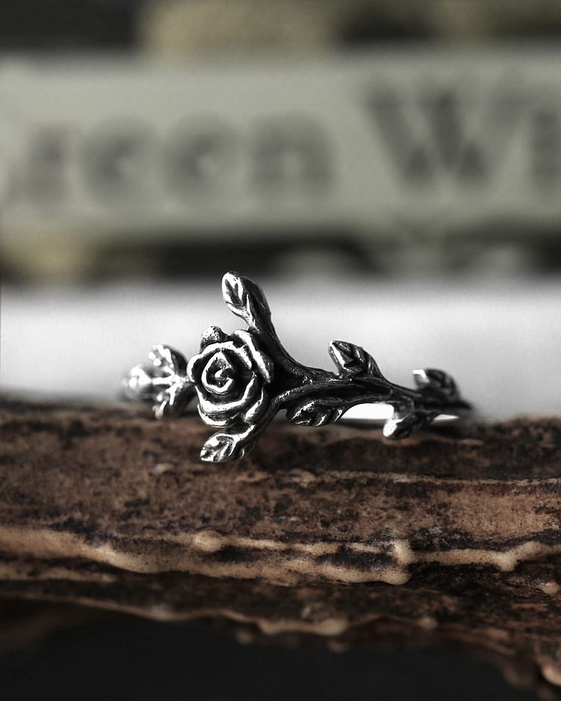 roselyn-sterling-silver-rose-ring-hellaholics (2)
