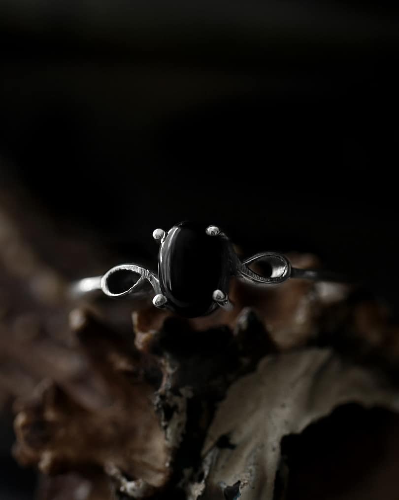 dione-onyx-silver-ring-close-up-hellaholics dione-onyx-silver-ring-close-up-hellaholics
